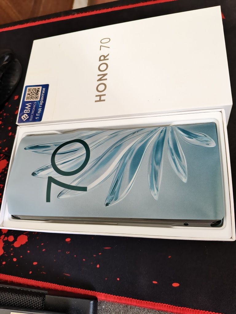 Honor 70 8/128 изумрудно-зелёный
