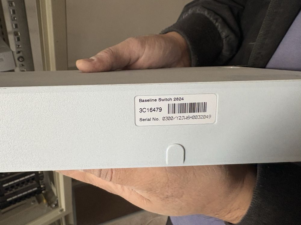 3Com Baseline Switch 2924-SFP Plus (модель 3CBLSG24)