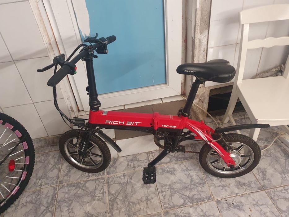 Vand 2 biciclete electrice
