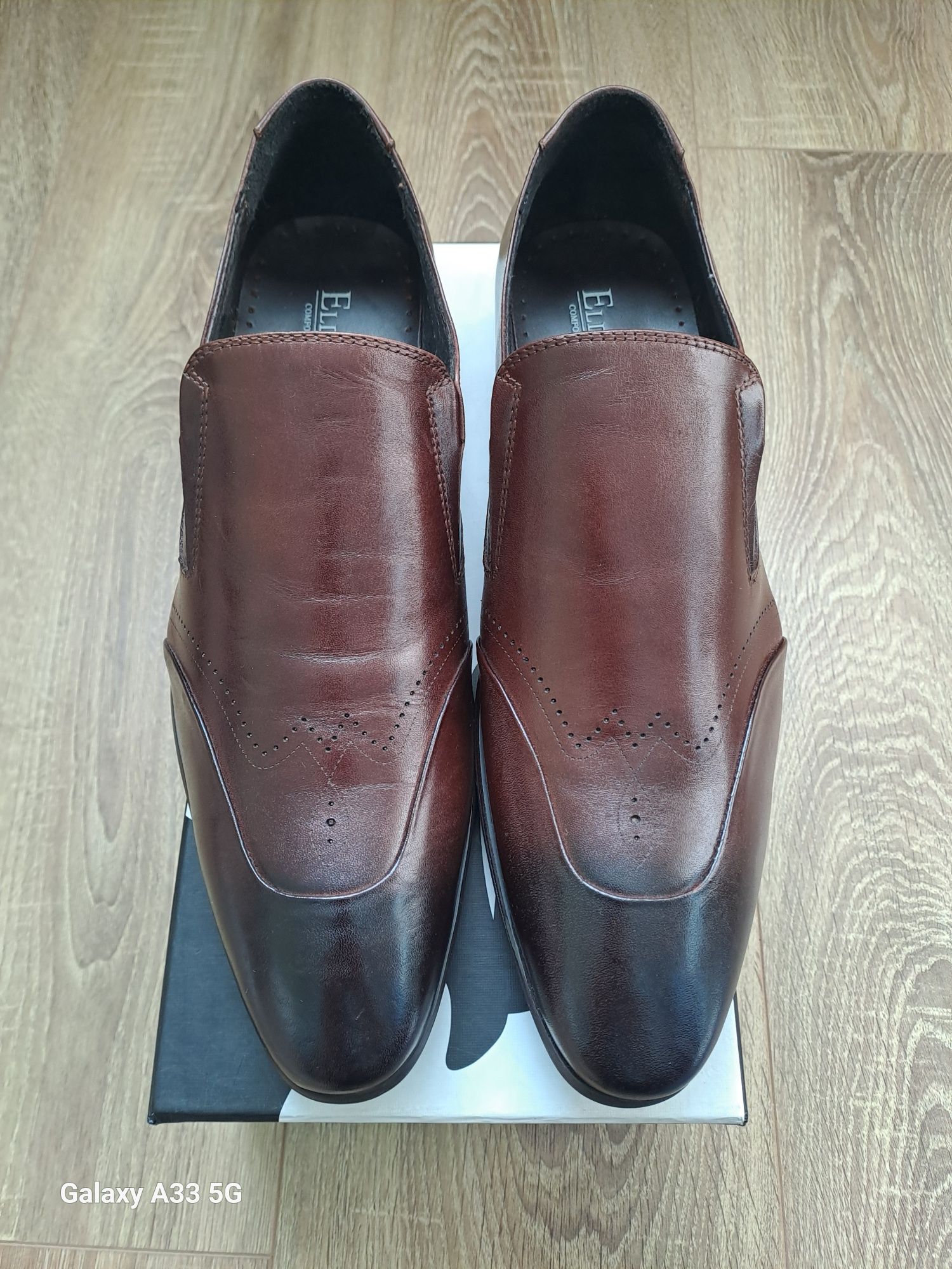 Noi! Vand pantofi de vara din piele pentru bărbați brand Eldemas.