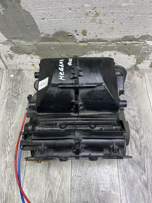 Корпус печки на Рено Меган.