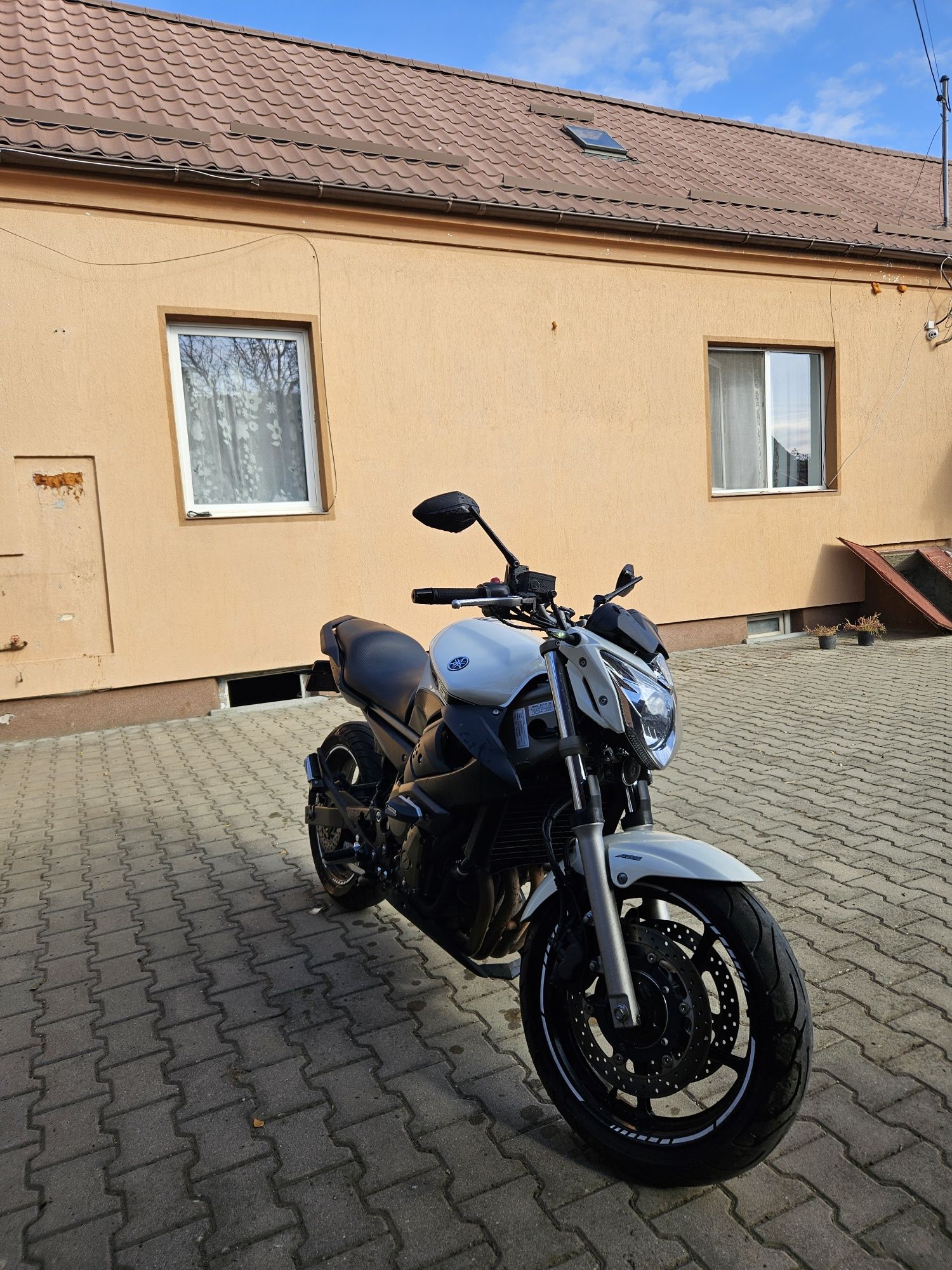 Se vinde Yamaha XJ6 N Limitată A2 35 kw