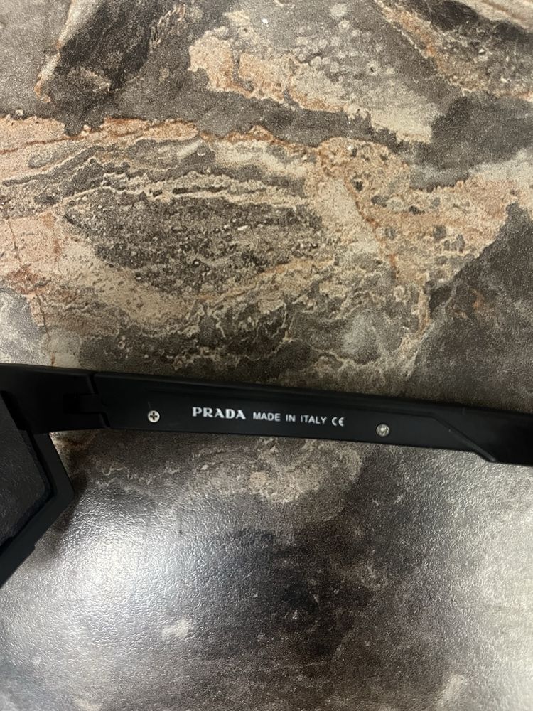 Слънчеви очила Prada