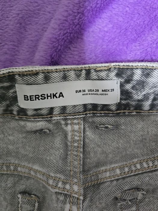 Blugi "Loose fit" gri din Bershka (NU SUNT BAGGY)
