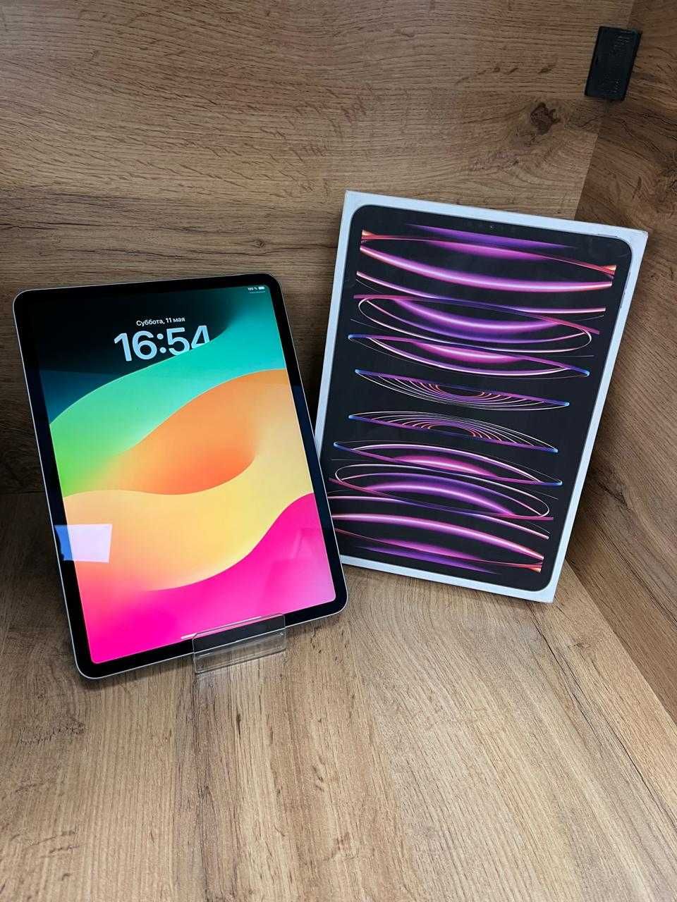 Планшет Apple iPad Pro 11- inch 8/256 Gb  (4 th Generation) M2 Wi-Fi