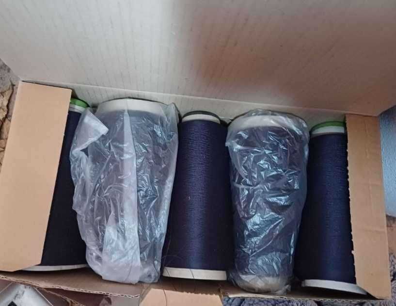 Vand ata  de surfilat si de cusut