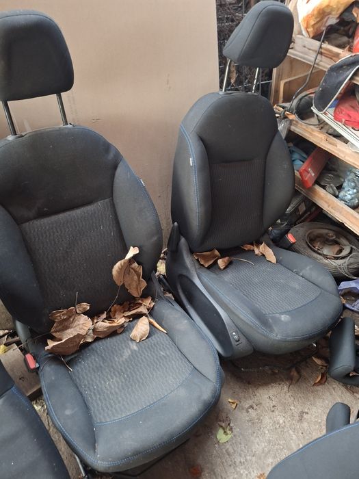 Продавам салон за пежо 208