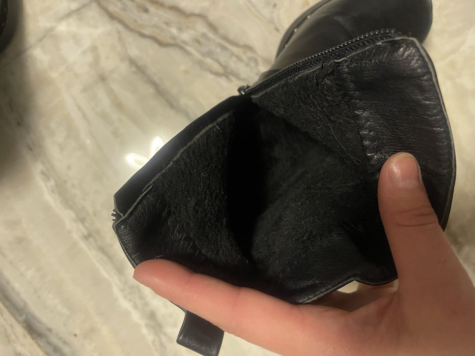 Ghete negre pentru toamna