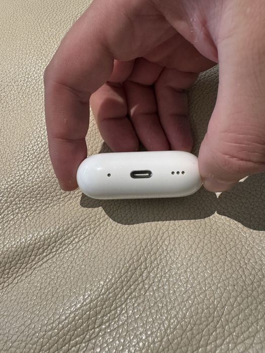 Наушники Apple Airpods pro 2nd generation with Wireless Magsafe белые