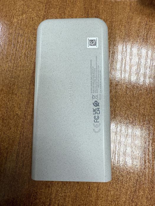 Продам пауэрбанк samsung