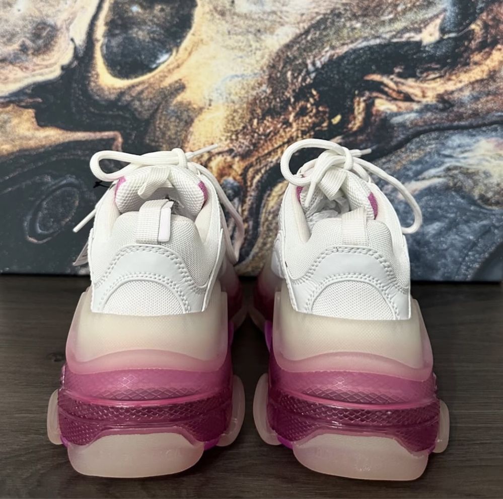 adidasi balenciaga triple s