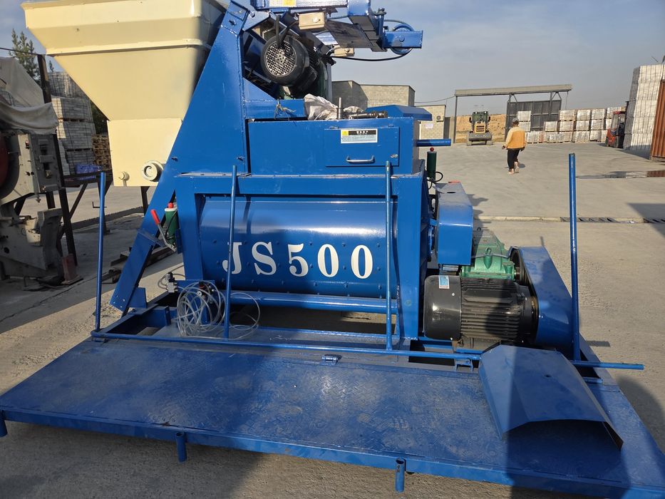 Бетоносмеситель JS 500