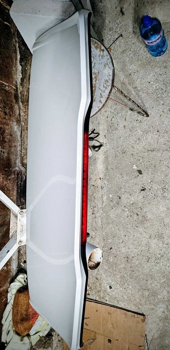 Крило с трети стоп Volvo V40