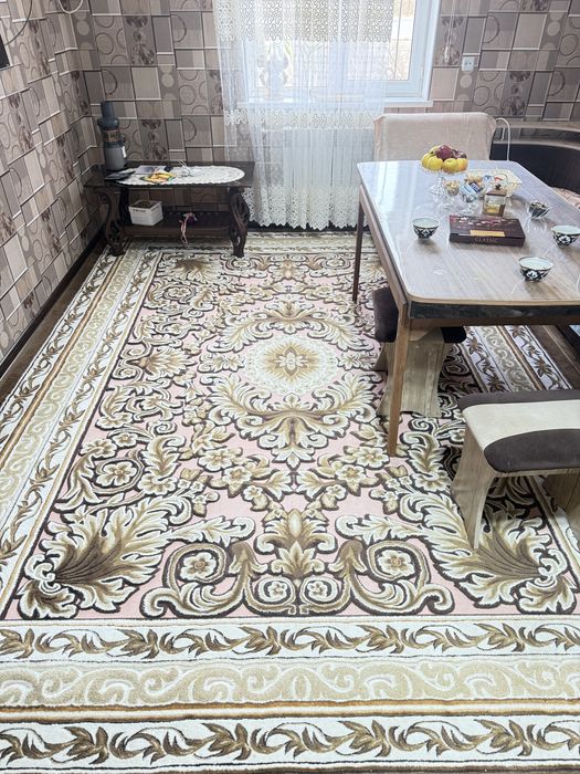 Продается ковер 3x4. Длинная шерсть. Состояние отличное.