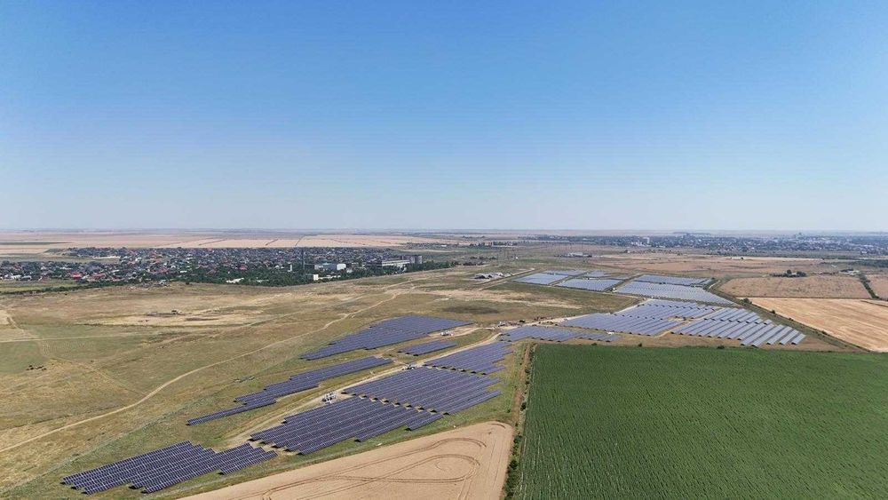 ansamblu 5 parcuri fotovoltaice Ialomița, 17,36 mwp, teren 39,3 hect.