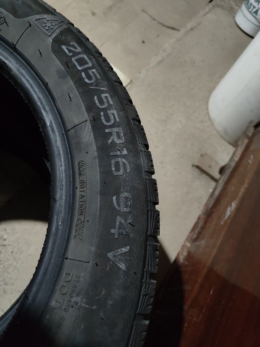 Vând 2 anvelope iarnă