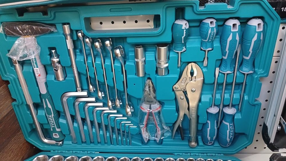 Продаётся набор ключей