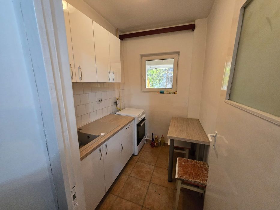 Garsoniera de închiriat  în piață cipariu