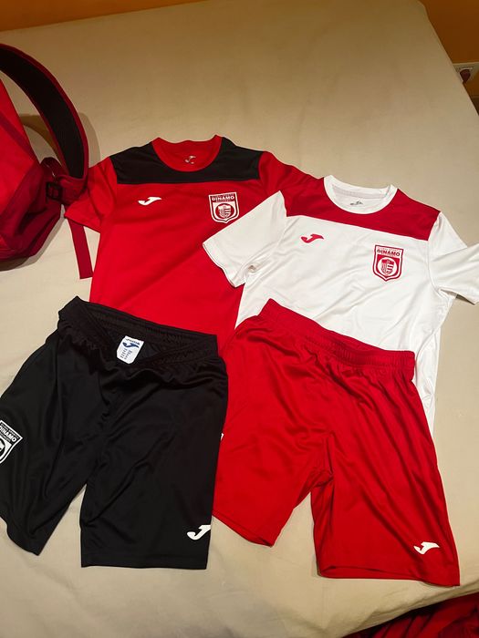 Echipament original complet fotbal, Dinamo junior, 12 ani, marime 2XS