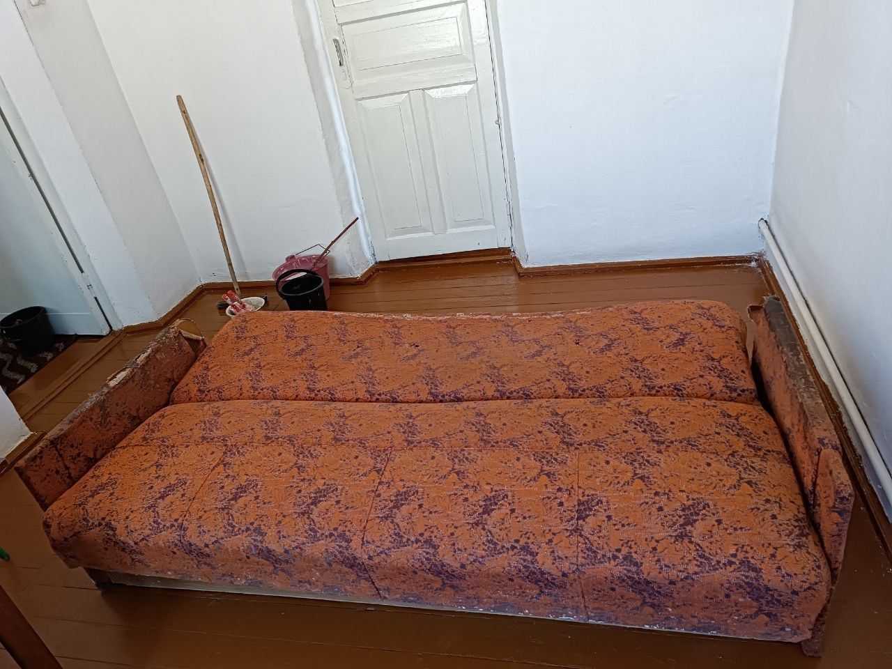 Продам старый диван