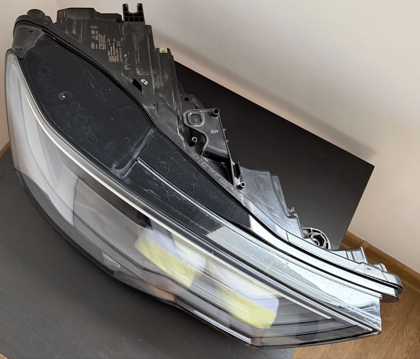Vând far dreapta Audi A6 C8 LED (non matrix)