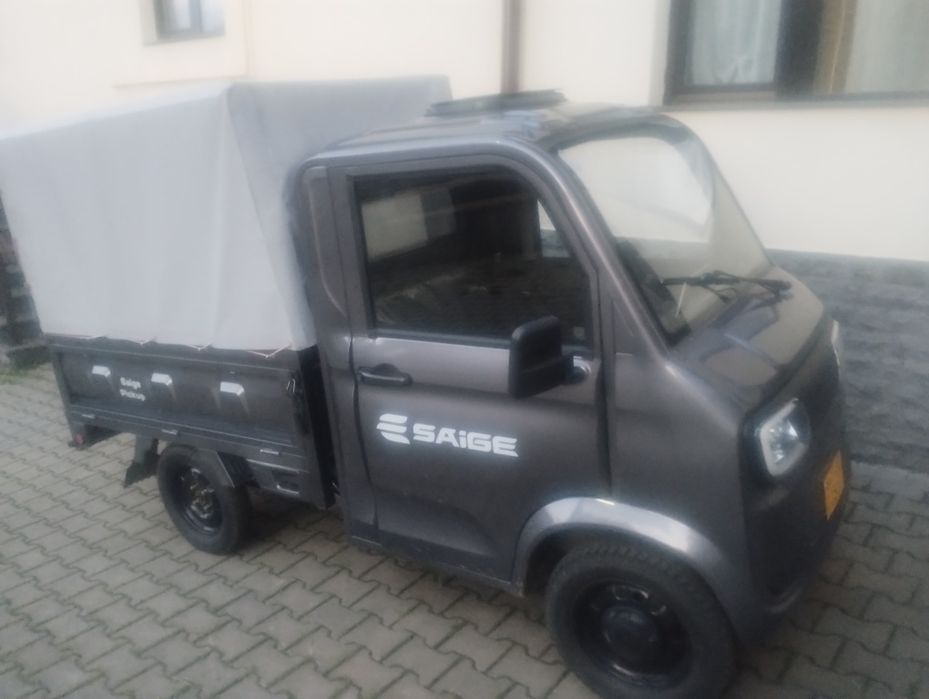 Vînd triciclu electric de5500 w pe patru roți roți