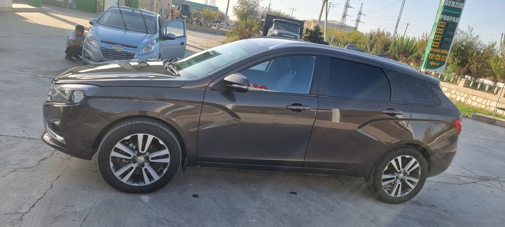 Лада веста 1.8 л