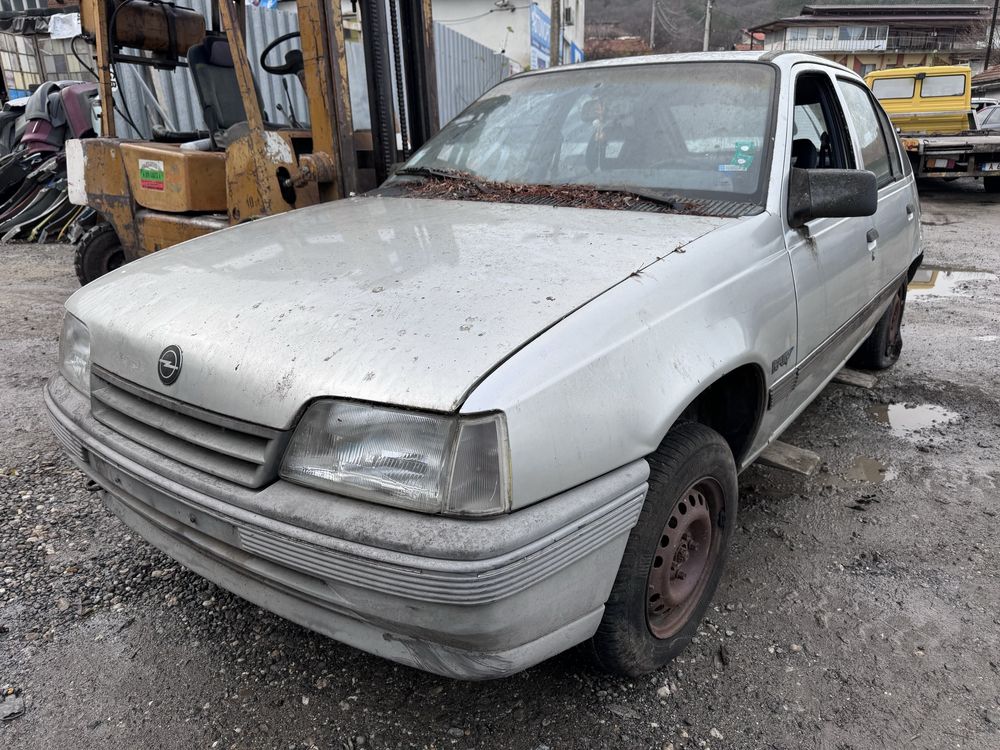 Opel Kadet 1.6i 72hp 1990г На Части