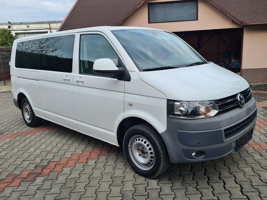 Volkswagen VW Caravelle, 4x4, 9 locuri, model LUNG