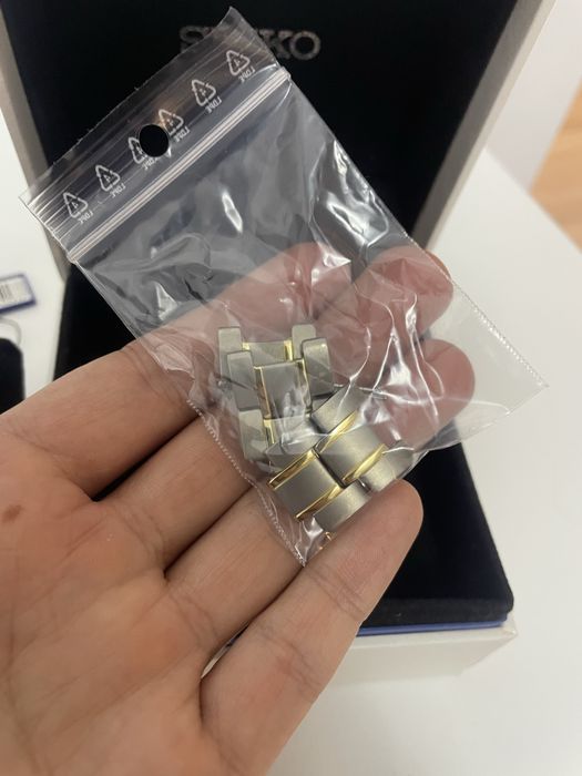 Vând Seiko Titanium SGG735P1