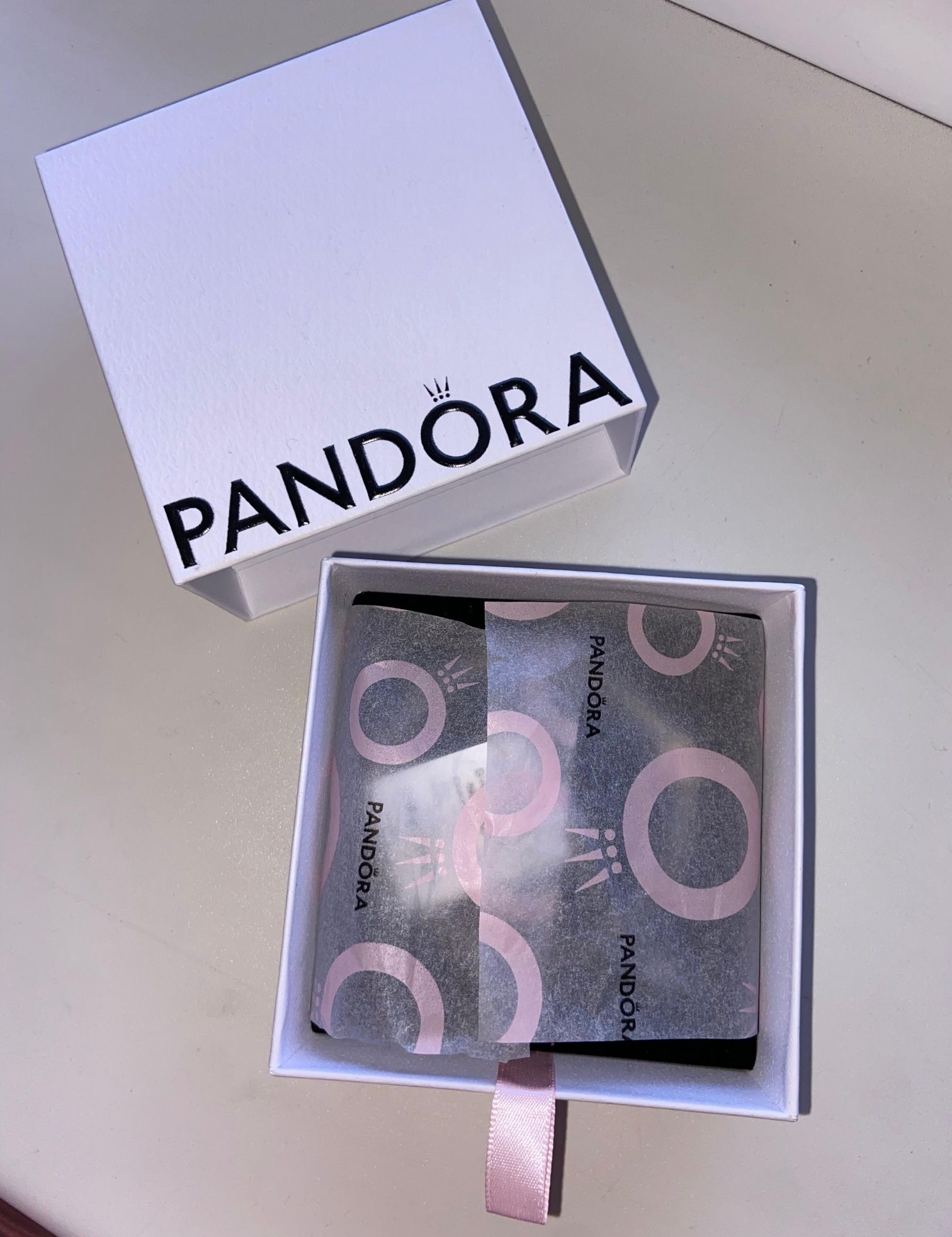 Браслет Pandora серебро с золотым сердцем