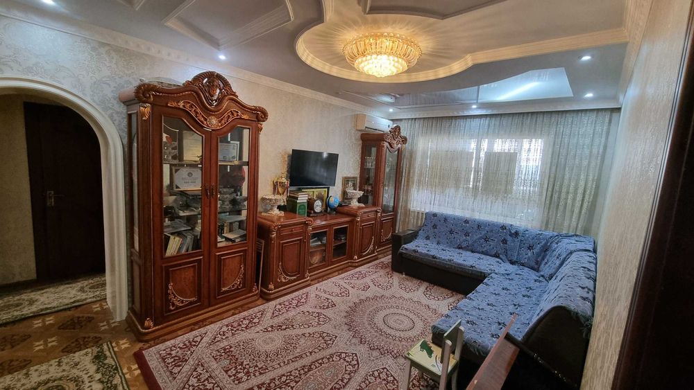 Продается квартира кирпичный 77-серия. Заходи и живи.