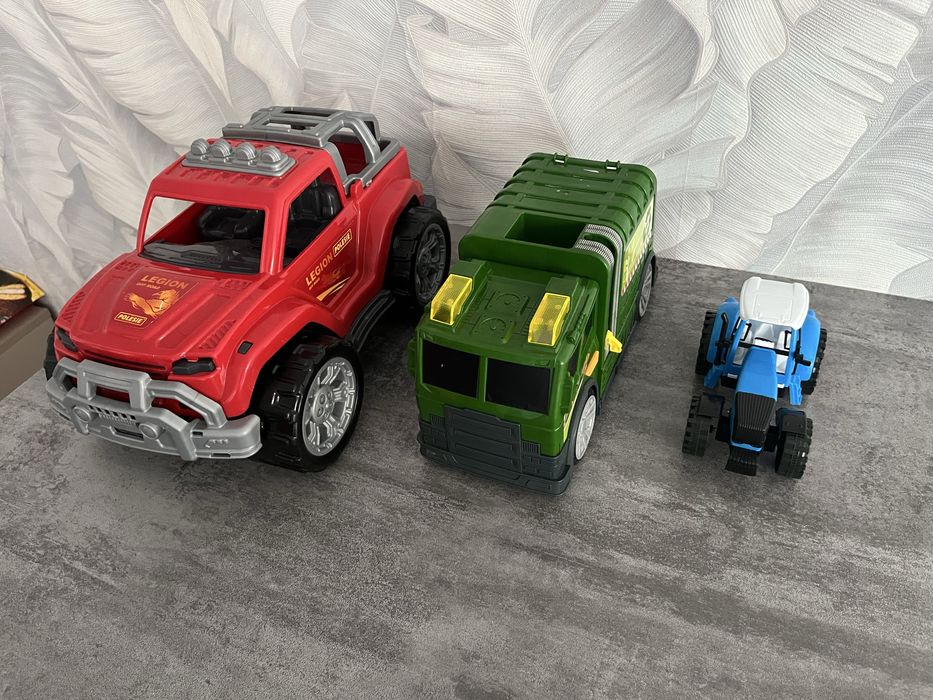 Машинки внедорожник, мусоровоз и трактор