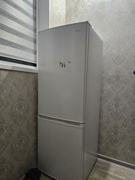 Продам холодильник Midea