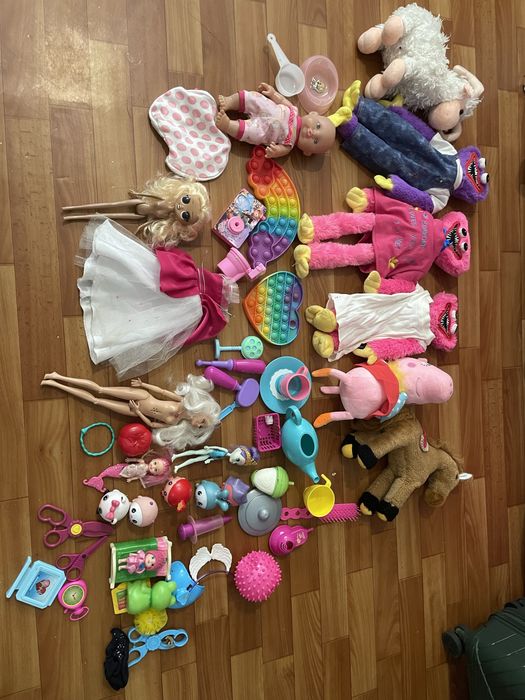 Продам игрушки одежда