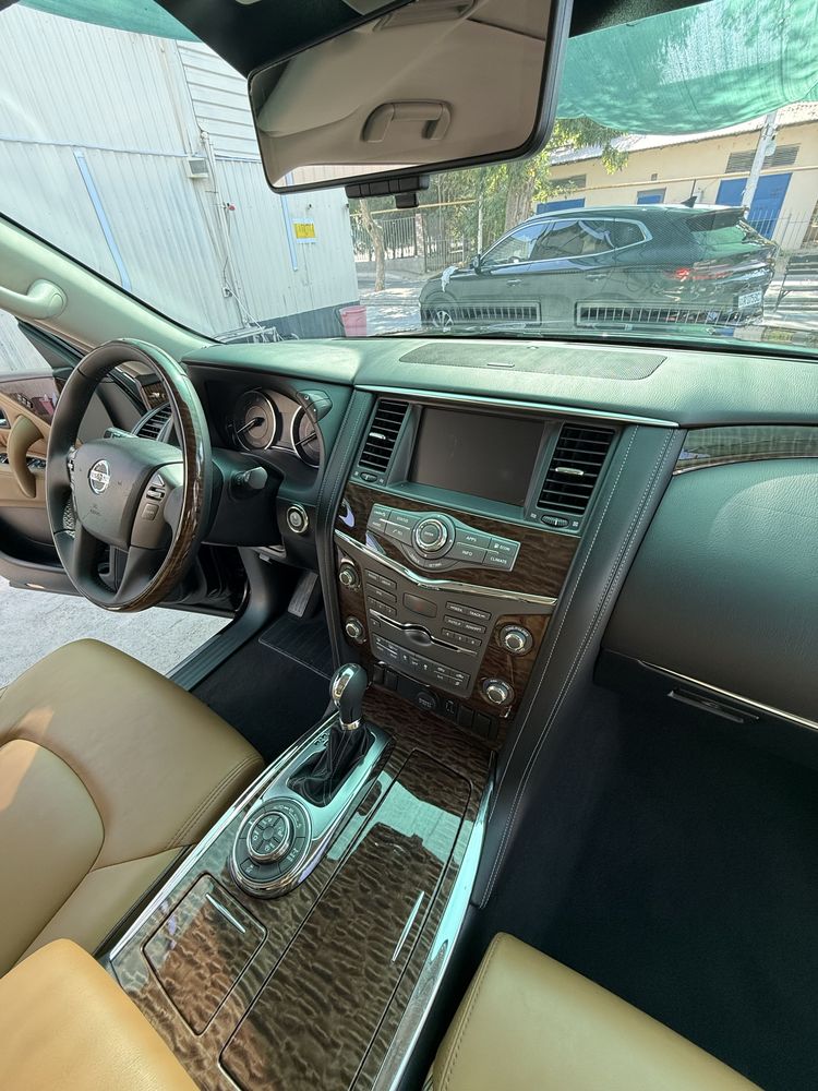 2019 Nissan patrol platinum sotiladi ,7 orindiqli ideal moshina