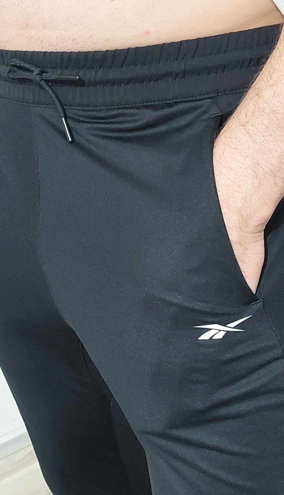 Мъжко долнище Reebok размер "М"