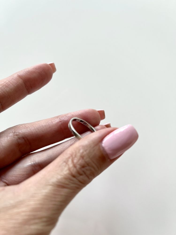 Сребърен пръстен със син камък шпинел