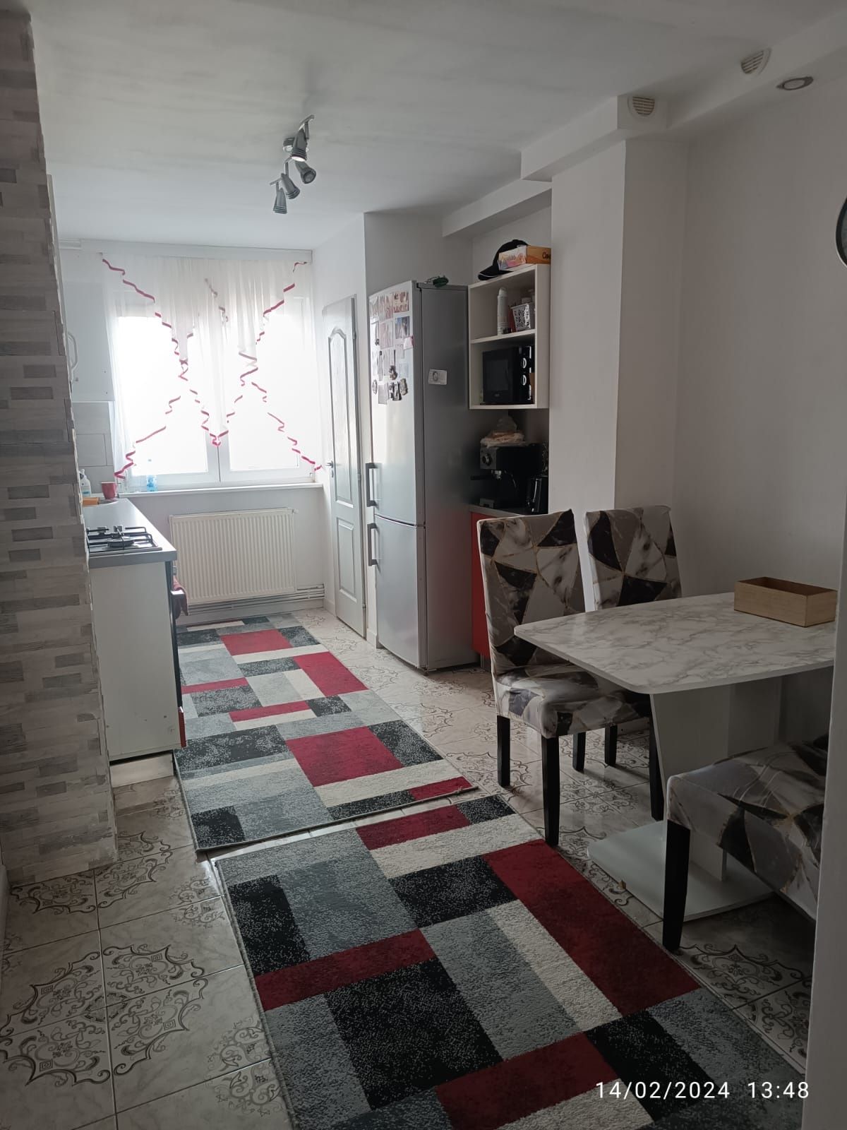 Apartament 4 camere etaj 4