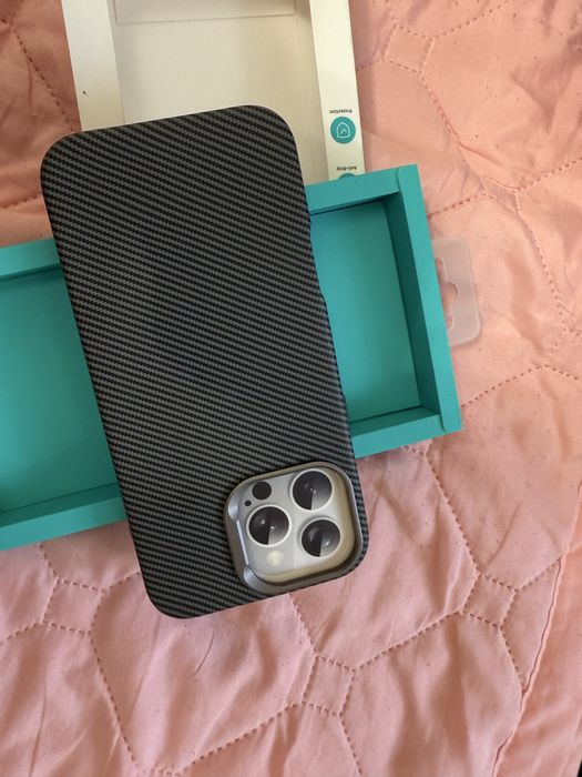Продам чехол Iphone 16 pro max
