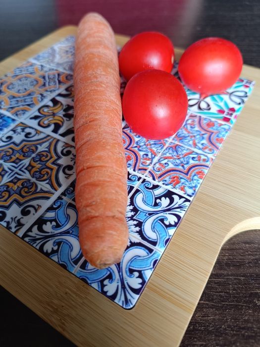 Fund de lemn practic și decorativ