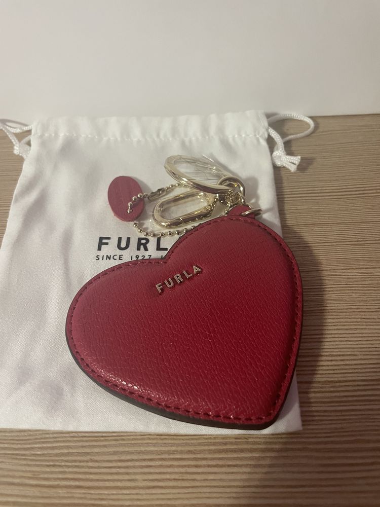 Furla-аксесоар-ключодържател