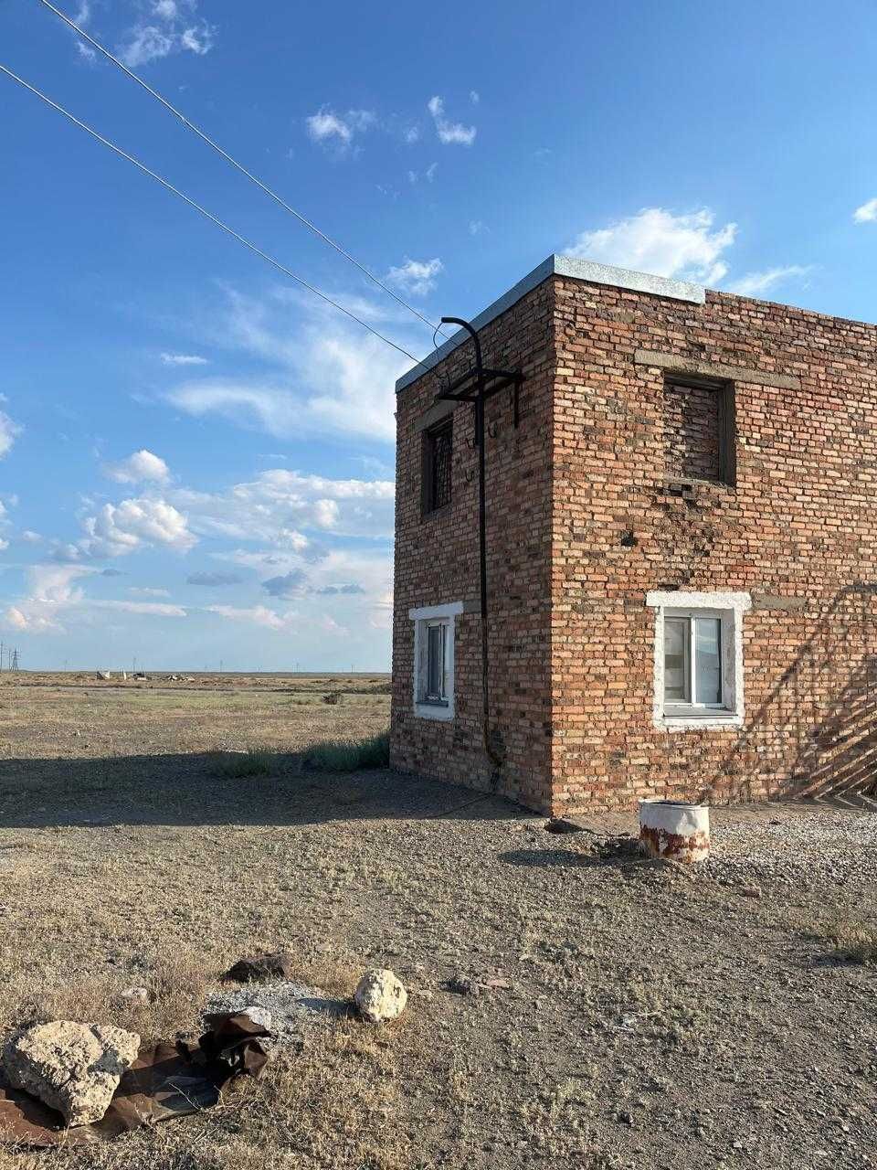 Бывшее здание метеостанции в поселке Саяк Карагандинской области