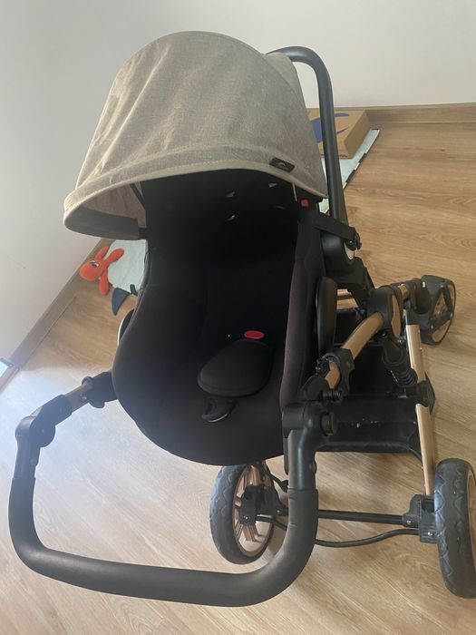Carucior 3 in 1 , arata ca nou, achizitionat de 6 luni.