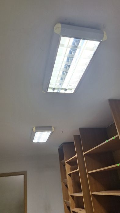 Vând tot felul aplice cu neon