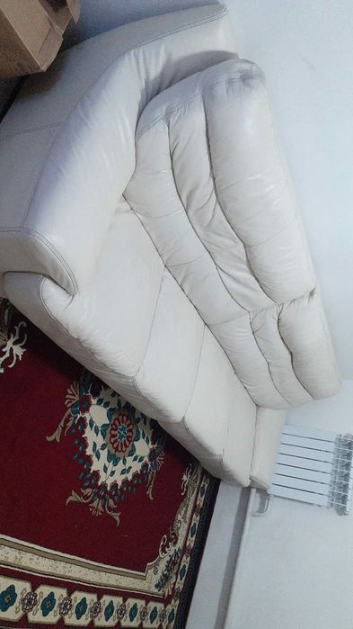 Жақсы қолданылған, жұмсақ, ыңғайлы кожаный диван 
Бағасы келісімді 
Ұз