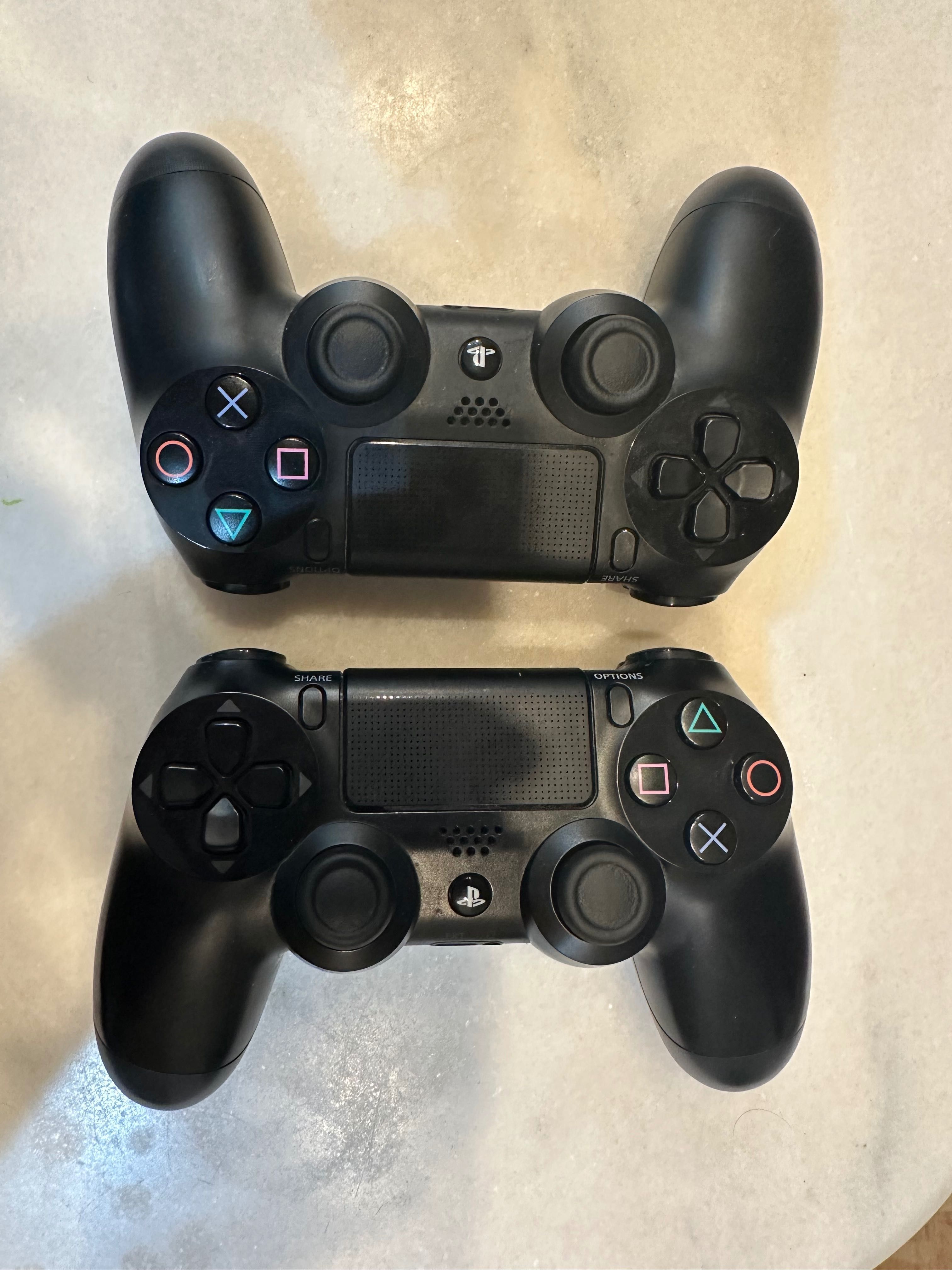 PS4 fat 500gb + 2 controllers