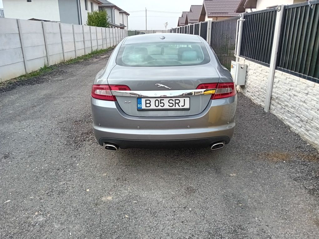 Jaguar xf super întreținut