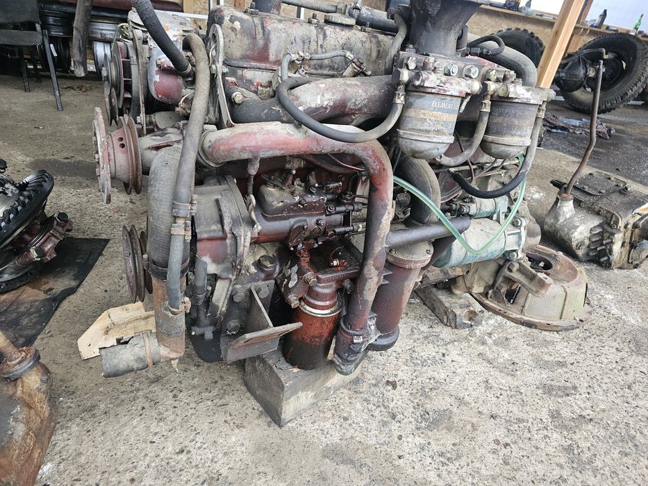 Motor saviem tractoare .