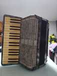 Vând acordeon hohner fara probleme